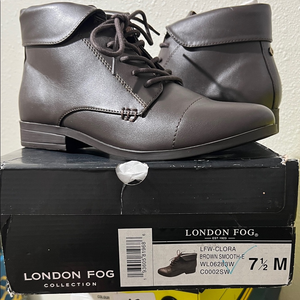 London Fog Women's Dark Brown Lace Up Boots